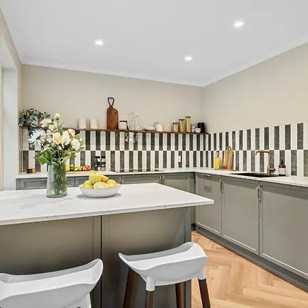 The Townhouse Dream I No Expense Spared I New 2025 ברגן