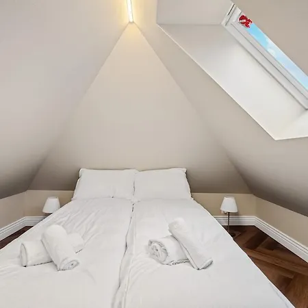 The Townhouse Dream I No Expense Spared I New 2025 * Μπέργκεν