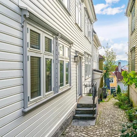 The Townhouse Dream I No Expense Spared I New 2025 Μπέργκεν