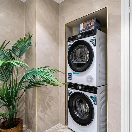 The Townhouse Dream I No Expense Spared I New 2025 Σπίτι διακοπών