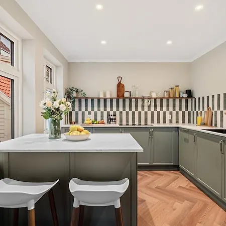 The Townhouse Dream I No Expense Spared I New 2025 Μπέργκεν