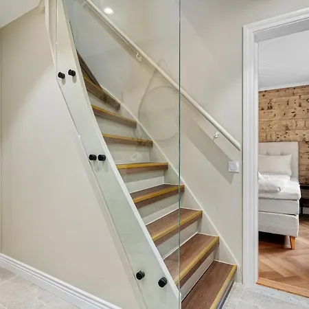 The Townhouse Dream I No Expense Spared I New 2025 Σπίτι διακοπών Μπέργκεν