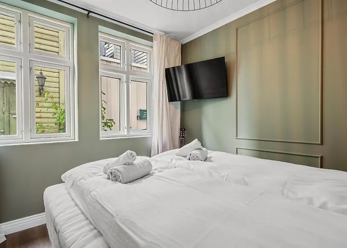 The Townhouse Dream I No Expense Spared I New 2025 Bergen