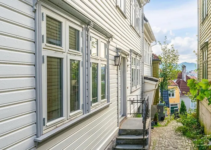 The Townhouse Dream I No Expense Spared I New 2025 Bergen