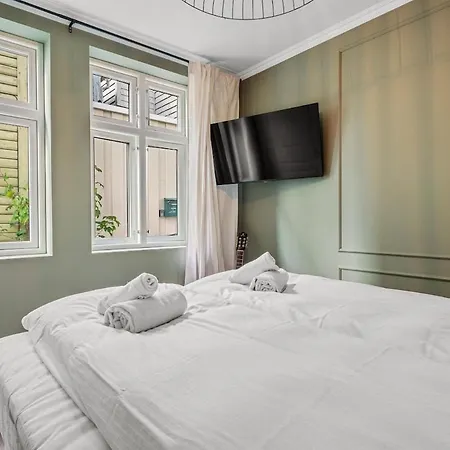 The Townhouse Dream I No Expense Spared I New 2025 Bergen